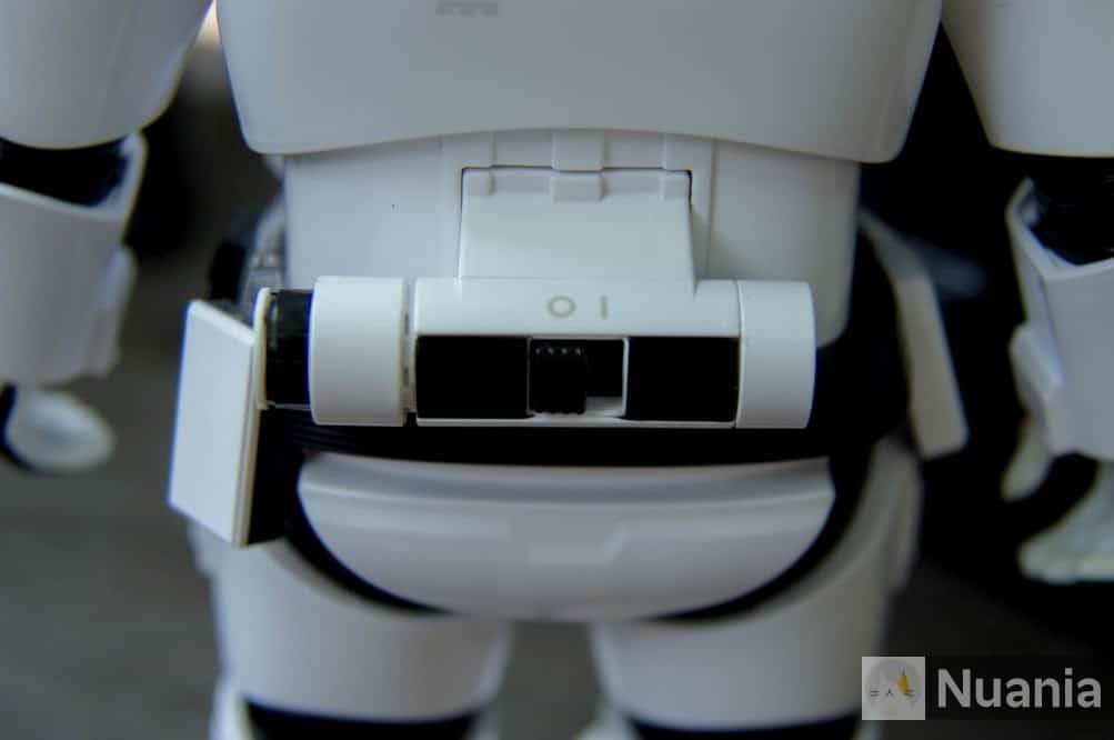ลองเล่นหุ่นยนต์ First Order Stormtrooper จาก Ubtech บังคับด้วยมือถือ