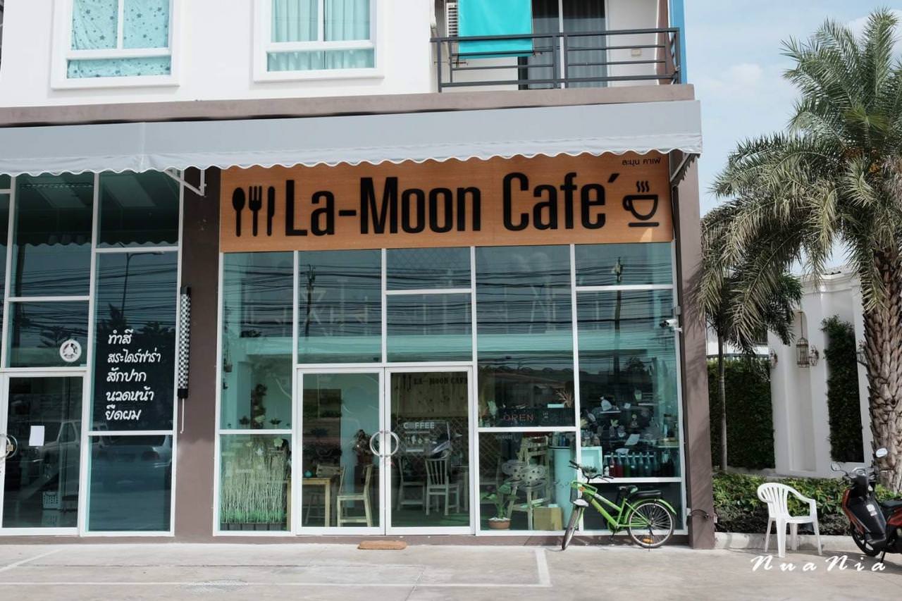 LA-MOON CAFE ร้านกาแฟมินิ ที่น่ารักและอบอุ่น