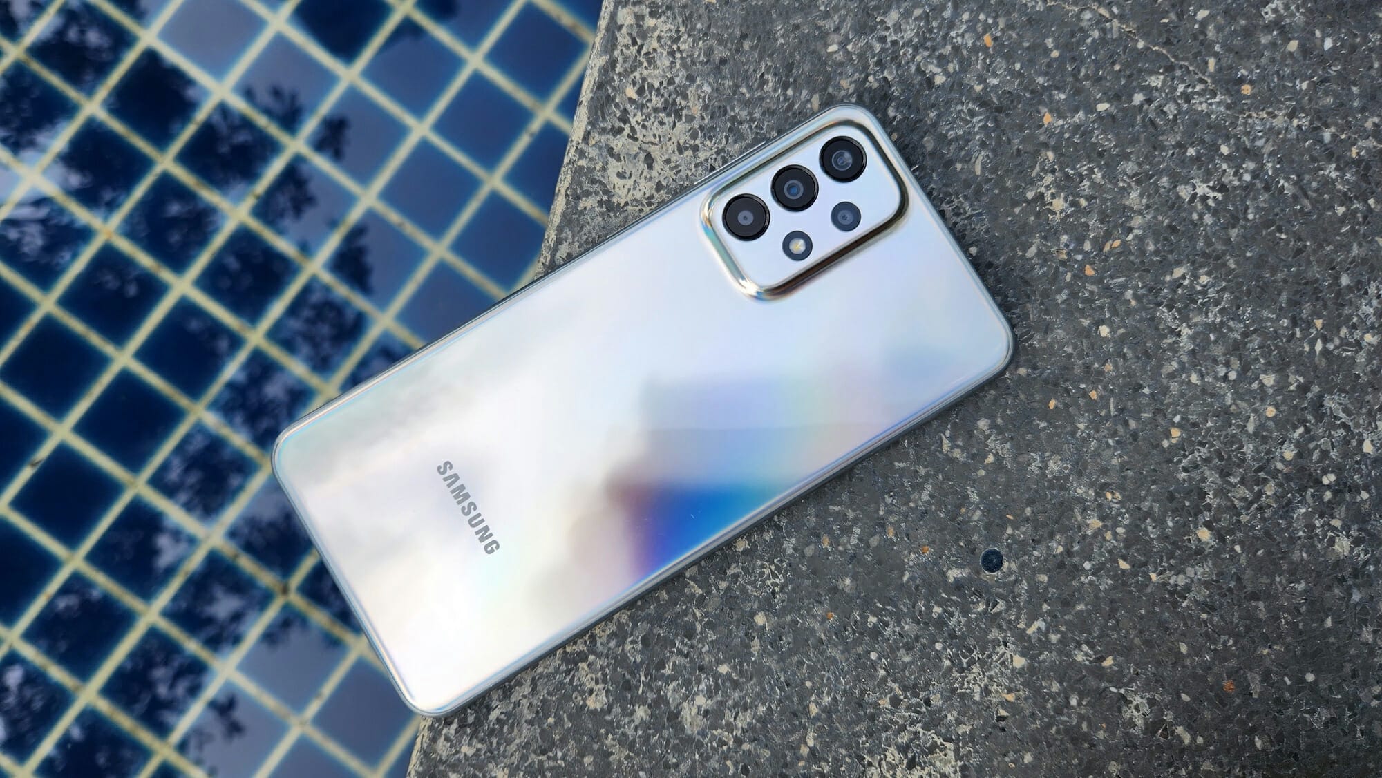 รีวิว Samsung Galaxy A23 5G สีใหม่ Silver Bright ราคาเดิม 9,999 บาท