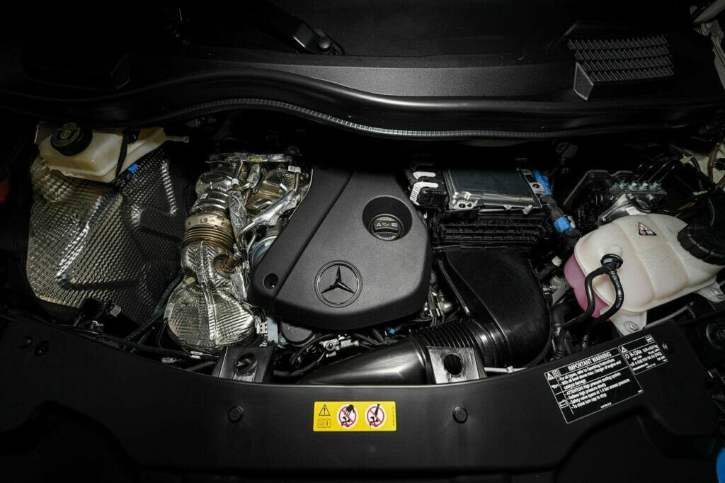 Mercedes-Benz V 250 d Exclusive รถแวน 7 ที่นั่ง ในกลุ่ม V-Class นำเข้าทั้งคันจากประเทศสเปน ตอบโจทย์กลุ่มครอบครัวที่มองหายนตกรรมอเนกประสงค์ในระดับเฟิร์สคลาส