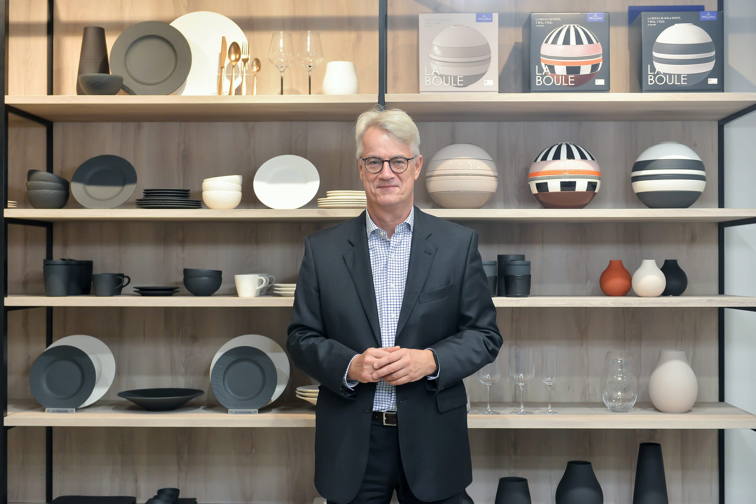 CEO-Frank-Goring-at-Villeroy-and-Boch-Rama9-showroom