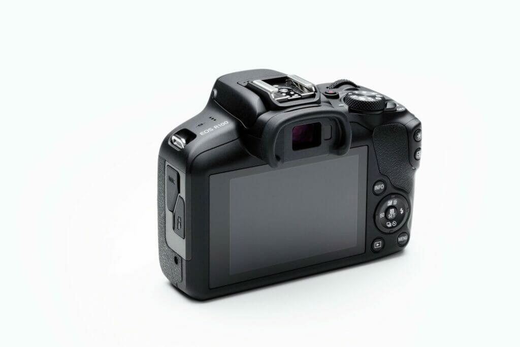 เปิดตัว CANON EOS R100 กล้องมิเรอร์เลสน้องเล็กตระกูล EOS R และ RF28mm f/2.8 STM เลนส์ไพรม์ ขนาดพกพา