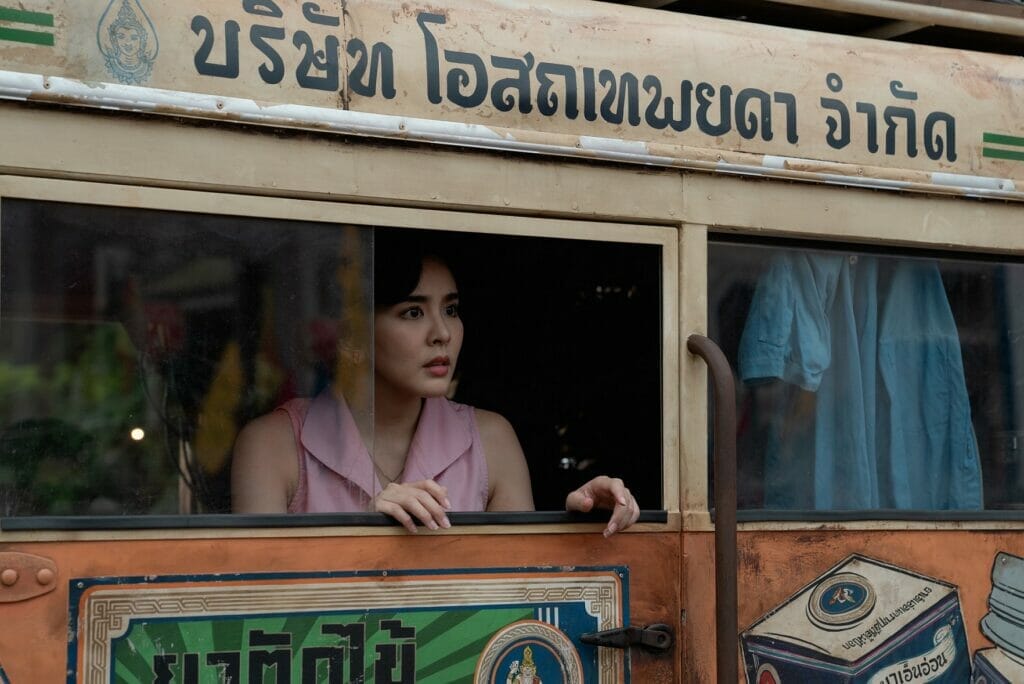 Netflix เผยภาพแรกของ มนต์รักนักพากย์ ภาพยนตร์ย้อนอดีตสู่ยุคทอง ของวงการหนังไทย ผลงานการกำกับล่าสุดของ นนทรีย์ นิมิบุตร 