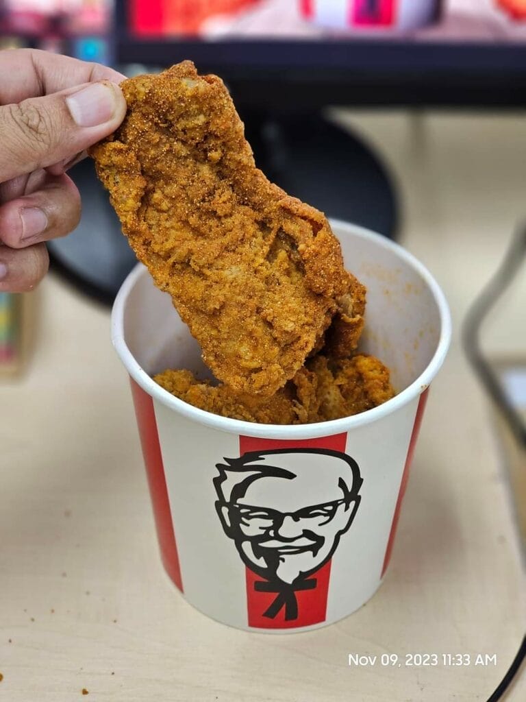 รีวิว หนังไก่ทอด KFC คุ้มค่าการรอคอยมั้ย ?
